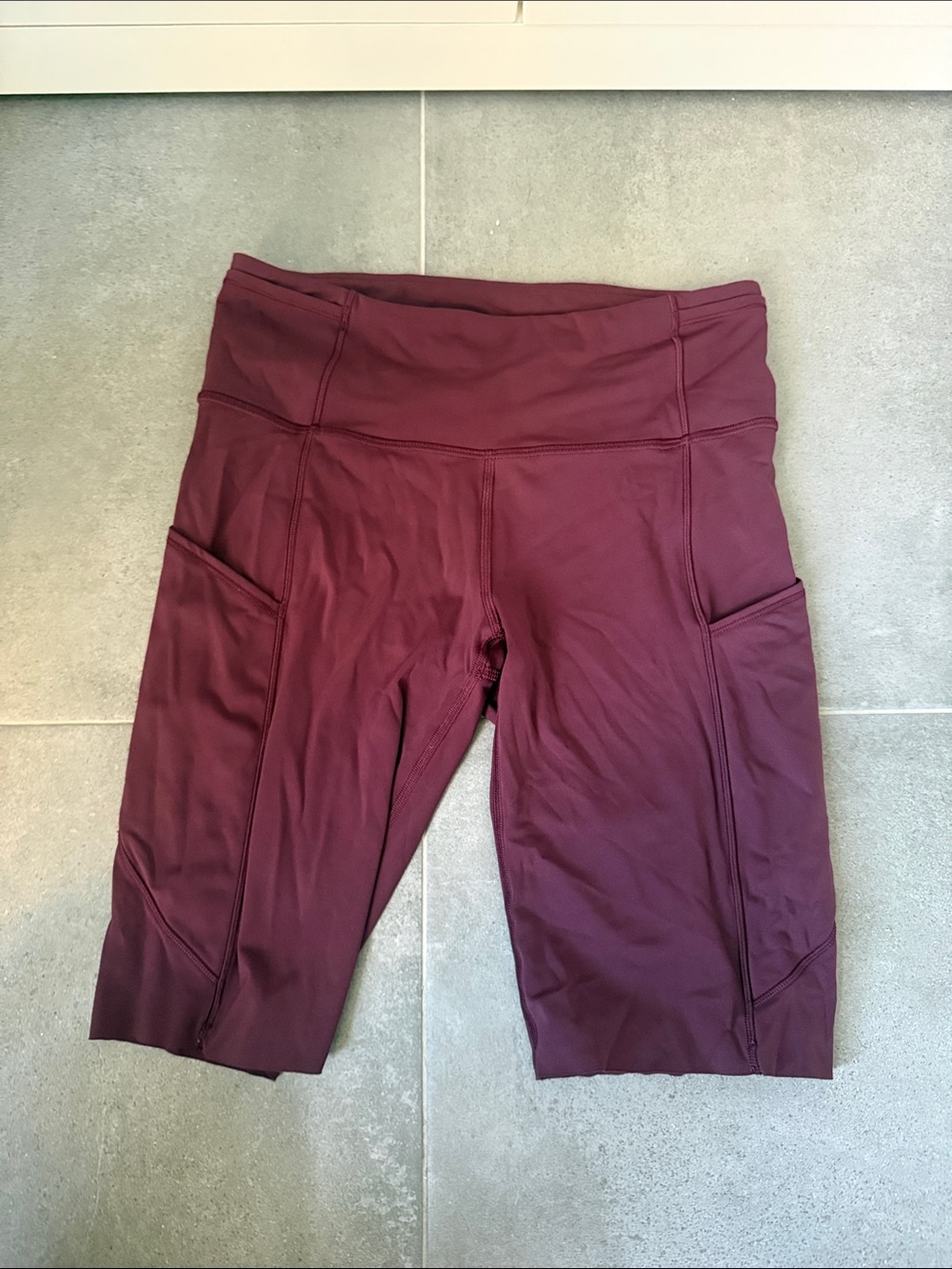 lululemon athletica High-Rise Athletic Shorts in Burgundy - size 6